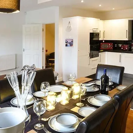 Pinnacle View Holiday home Cowling